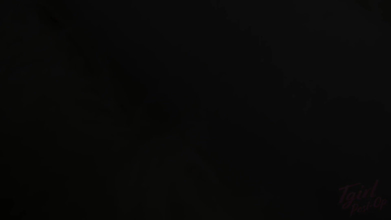 Tgirl Post-Op: La ragazza trans kat Mercury gioca con la figa dopo...