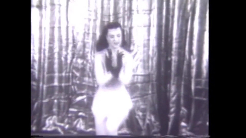 The Unforgettable: 跳舞脱衣服