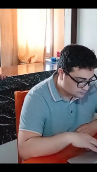 Mijn cuckold-echtgenoot werkt terwijl mijn stiefzoon me neukt in de keuken Nee