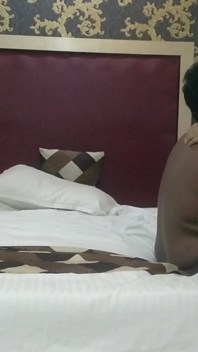 Fantasi riya nyepong kontol pacar india selatannya