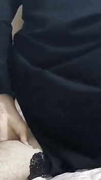 La moglie condivide il hijab arabo e le donne italiano