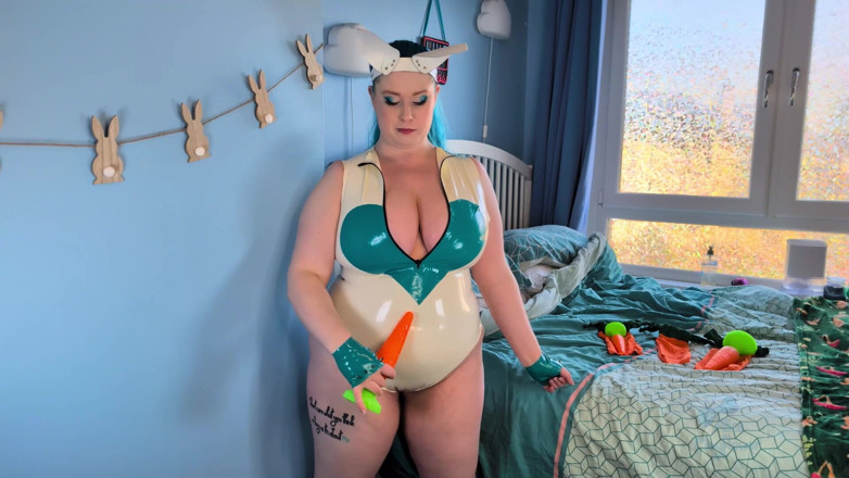 Alice_Mayflower_Scottish: Tavşan kız fışkırtıyor ve anal seks - solo kız