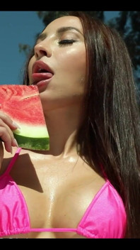 It's Still Summer, Don't Forget It