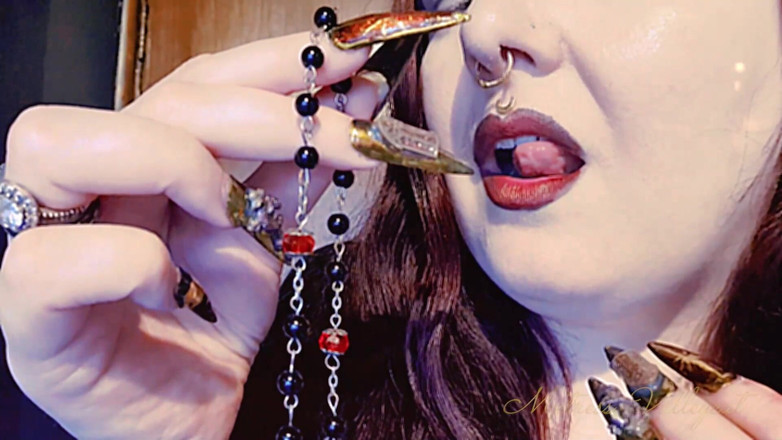 Mxtress Valleycat: Meine Nägel Sind Dein Gott