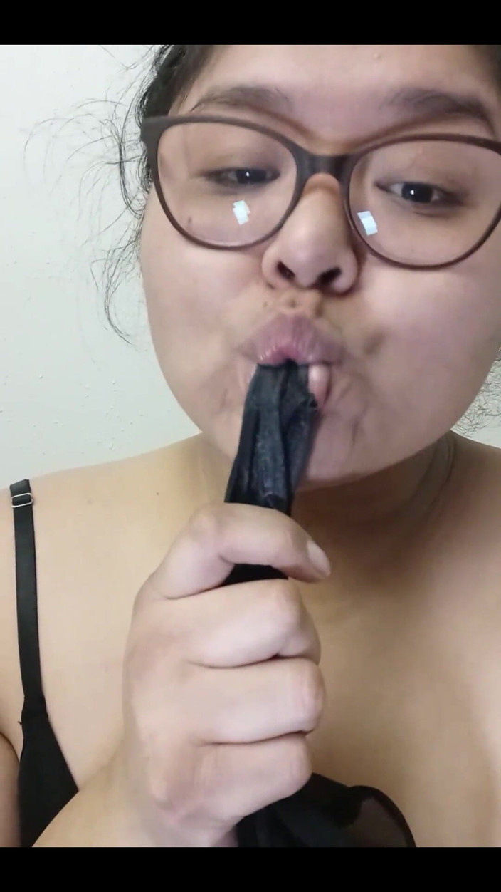 DeesDeepThroat: Dees külotuyla döl yiyor!