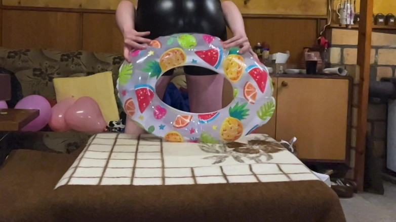 BeachBallsDuo: Віве зламав стіл! 190-кілограмова пара проти 9 великих пляжних яєць, плавання та брами! Ми надзвичайно сидимо, їх вискочили! 2 Angl на камеру