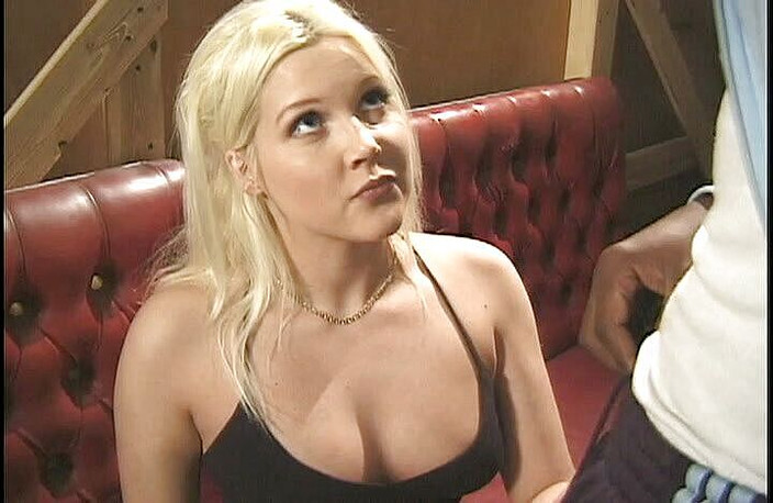 Cryptostudios: Сногсшибательную грудастую юную блондинку трахает ее черный длинный хуище