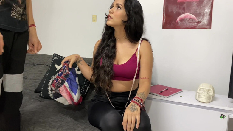 Chia 369: The Seamstress Can't Resist the Temptation! - Porn in Spanish
