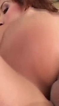 오럴과 하드코어 두근두근을 즐기는 매혹적인 갈색 머리 밀프