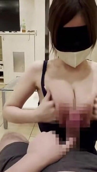 Boob Squeeze Fanclub zapewnia intensywne titjob wytryski między masywnymi piersiami - Angle1