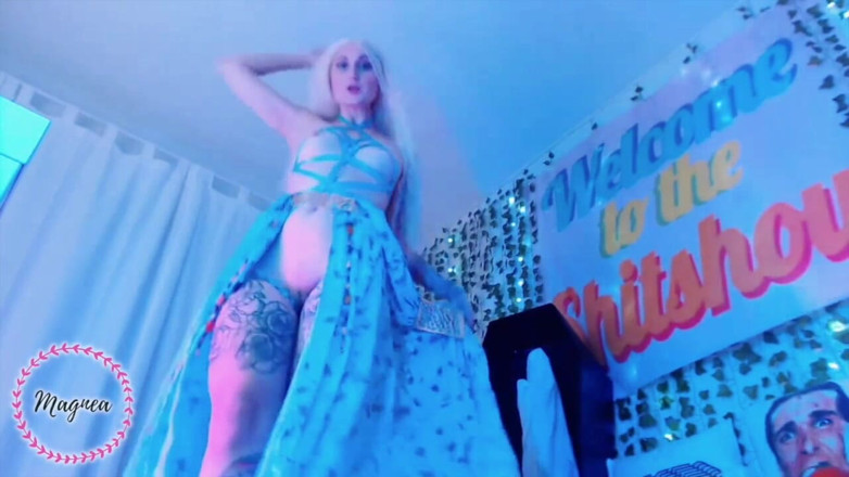 Magnea: Daenerys Targaryen strip sho