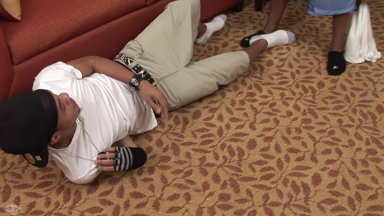 ThugBoy: 엘모 잭슨 + 레오 크로스