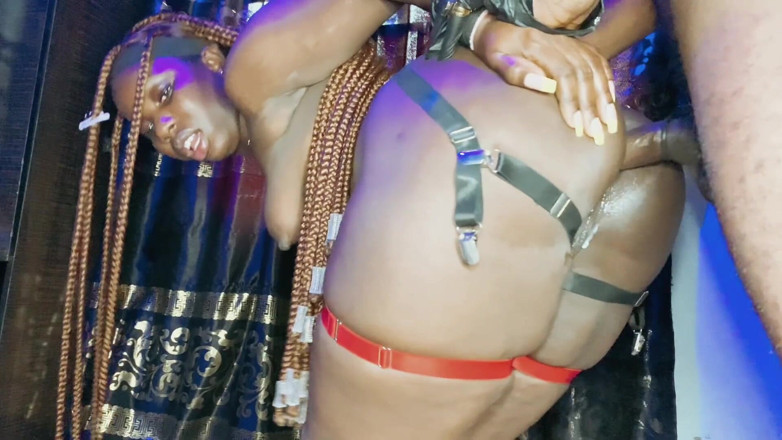 Nastyblackmama: Ik ben een ondeugende slet en ik hou ervan om...