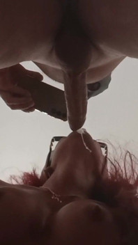 Payudara sempurna MILF blowjob dengan cumshot besar di mulut