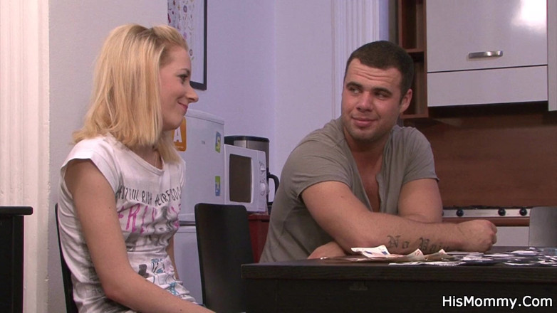 His Mommy: Stracił przegapioną scenę wielkiego pokera strip