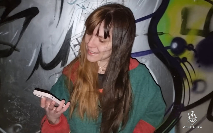 Anne Eden: Ryzykowny dworzec kolejowy Szybki !!