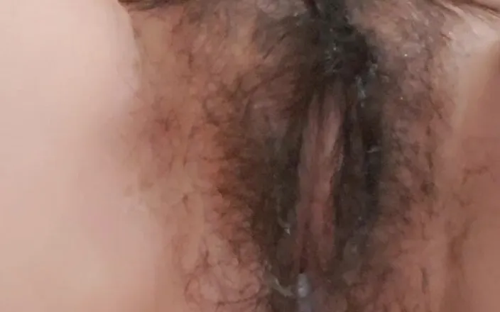 Mommy big hairy pussy: Close up Hairy Pussy Play