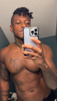 Tôi thích đụ mặt người hâm mộ btw