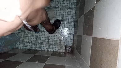 Cute boy jerks off: Il ragazzo del nicaragua si masturba come se ci fosse...