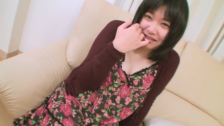 Asian Mature Climax: สาวเอเชียผมสั้นดูดควยแล้วเล่นของเล่น