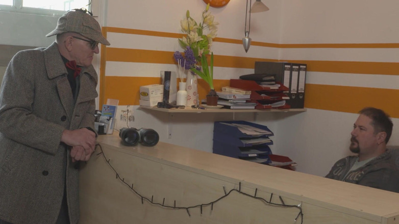 MMV Films: Atelier nouveaux caoutchoucs : cette brune sexy adore sucer