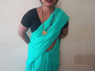 Sakshi Pussy: Sevimli Hintli kadın dever yarağını ağzına emiyor ve yakın çekim edepsiz...
