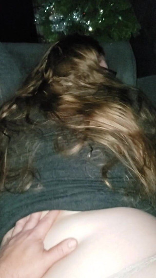 MrsPerfect69: Netflix en creampie op zijn hondjes