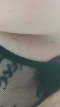 Dominatoarea mare și frumoasă Venus Aurea te răsplătește stând pe fața ta în timp ce ești în lesă