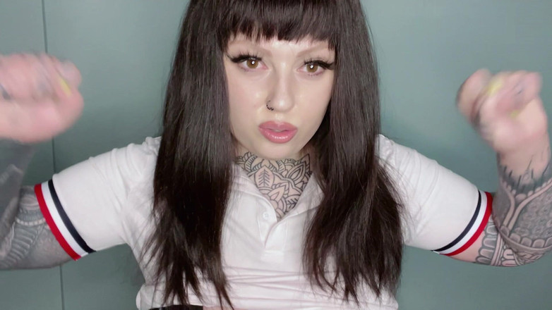 Miss Valentina: 대학 깡패 굴욕