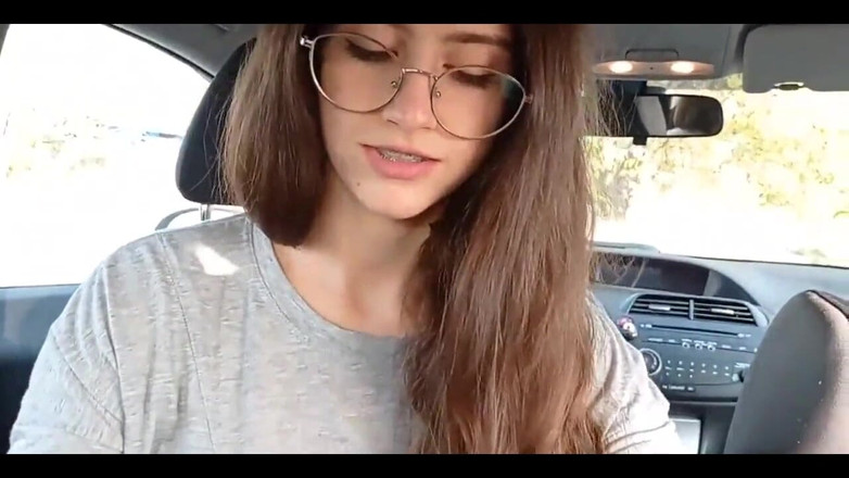 Shanaxnow: 차에서 완벽한 엉덩이를 오럴하는 십대. 샤낙스나우 주