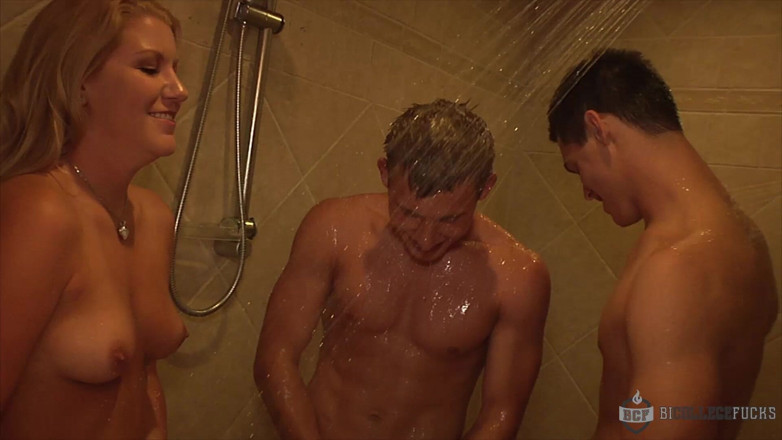 Bi College Fucks: Kontrola Philipa i Kenny'ego