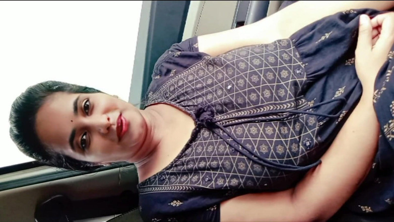 Your Arya: Güzel kız arkadaş erkek arkadaşı tarafından ona altın bir yüzük...