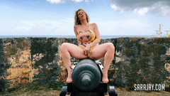 萨拉·杰伊: Sara Jay Island战利品
