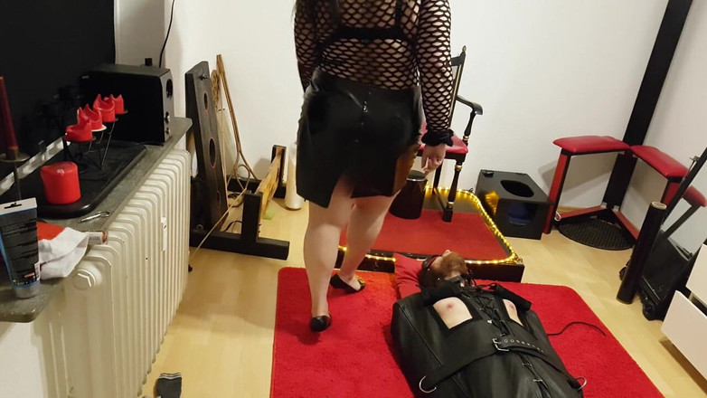 DOMINATRIX6: 革のボンデージ袋の奴隷パート2