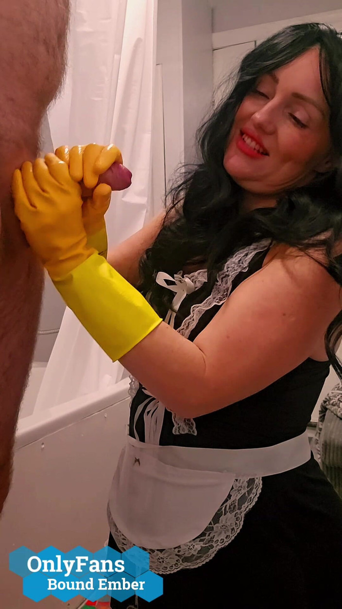 Bound Ember: La cameriera miLF in carne legata ember, fa una sega...