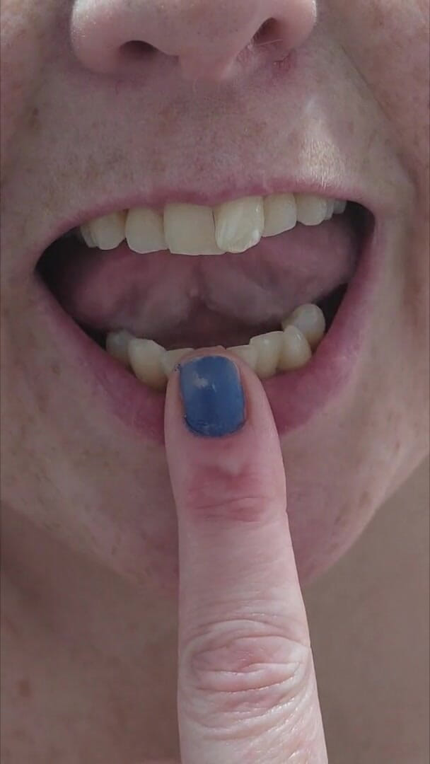 AngYourDirtyCanadian: Taquinage ludique avec bouche et doigts