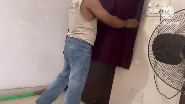 Desi__Panda: Colega de cameră pakistaneză nudă pentru prima dată la facultate