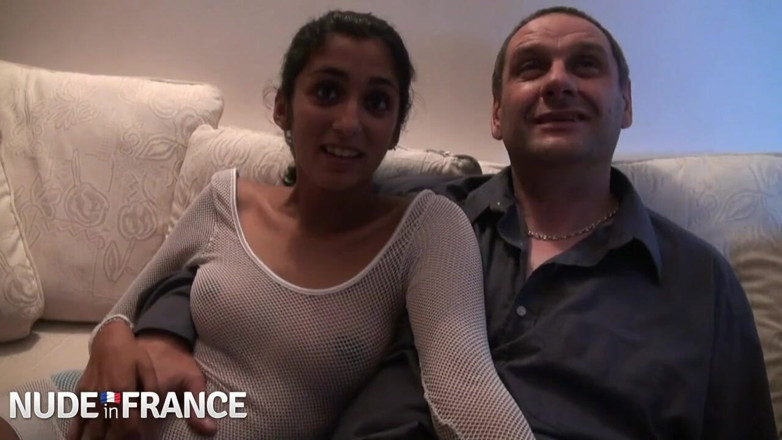 Nude in France: Puta árabe negra adora cavalgar pau branco em homens mais velhos