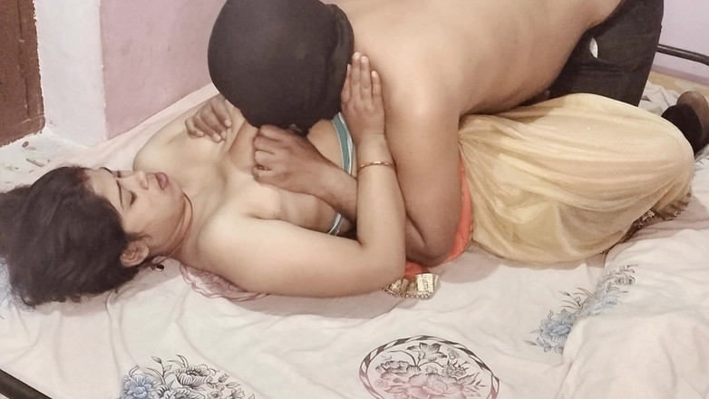 Sexy Girlfriend Girl: Pasangan perkahwinan yang baru suka bercinta dan seks bercium dikongkek...