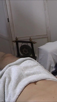 Massage dầu châu Á với kết thúc có hậu