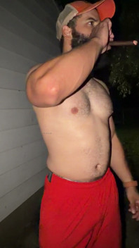 Muscle Cub Cigar a Cum Venku
