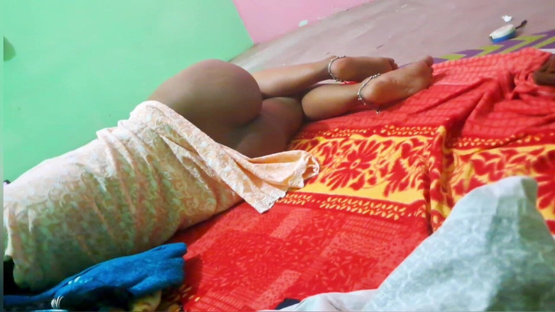 House stage: Indisch Desi-meisje dorpstype eerste keer Chudai video Indische echte Chudai...