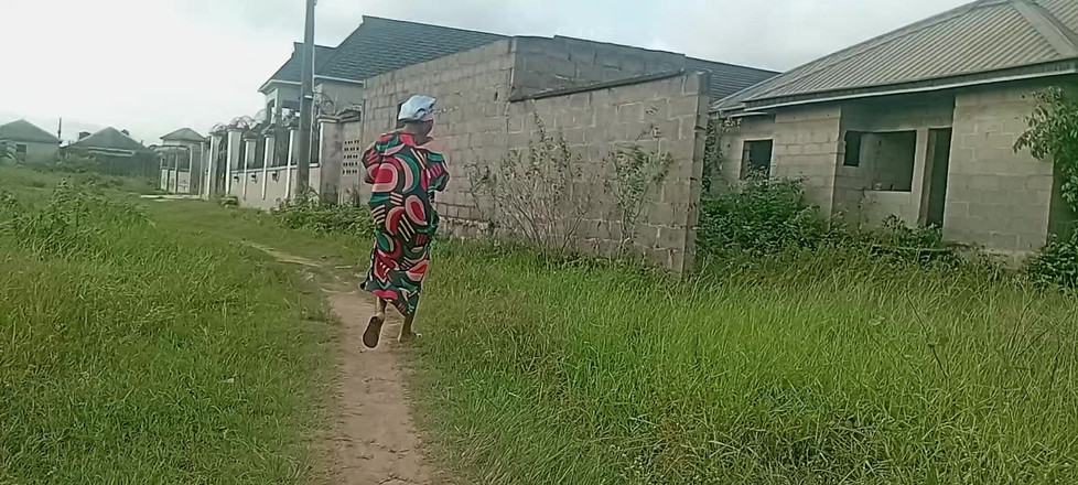 Creamyshuga: Vzal jeho dvě manželky, aby šukali v nedokončené budově