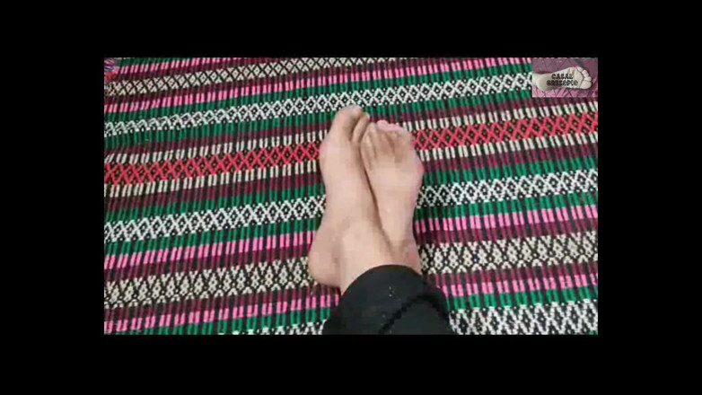 Casal Gresopio BDSM: 奴隶洗她主人的脚1