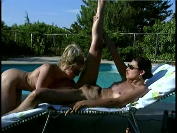 A Lesbian World: Hai người phụ nữ đụ nhau bằng ngón tay