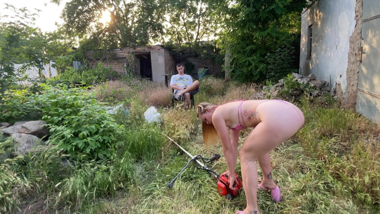 HotPrincessUA: Cranking cutie na obcasach nie zaczyna mokrej pracy zamiast tego