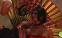 Naughty Asian Women: Một cô gái tóc nâu châu Á cosplay bị một chàng...