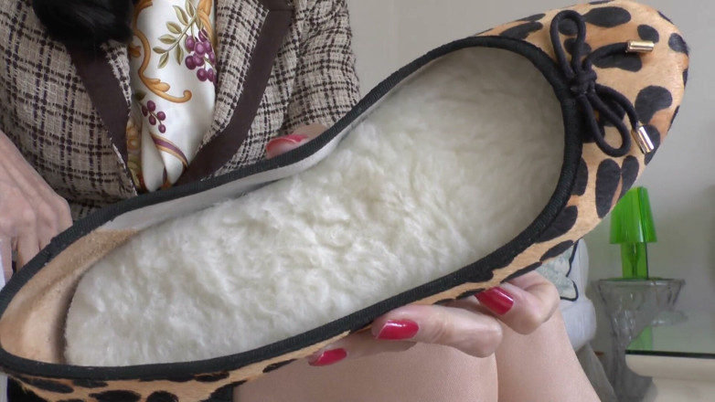 Lady Victoria Valente: Sole Cumming! Cum in My Ballet Flats - Lady Victoria Valente