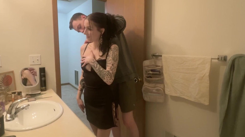 Jay Bond: 彼女ができないのに彼を勃起させる