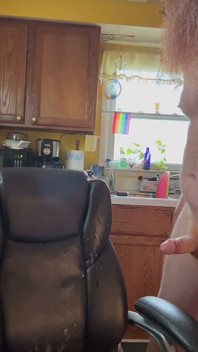 Éjaculation sur ma chaise (cumpilation)